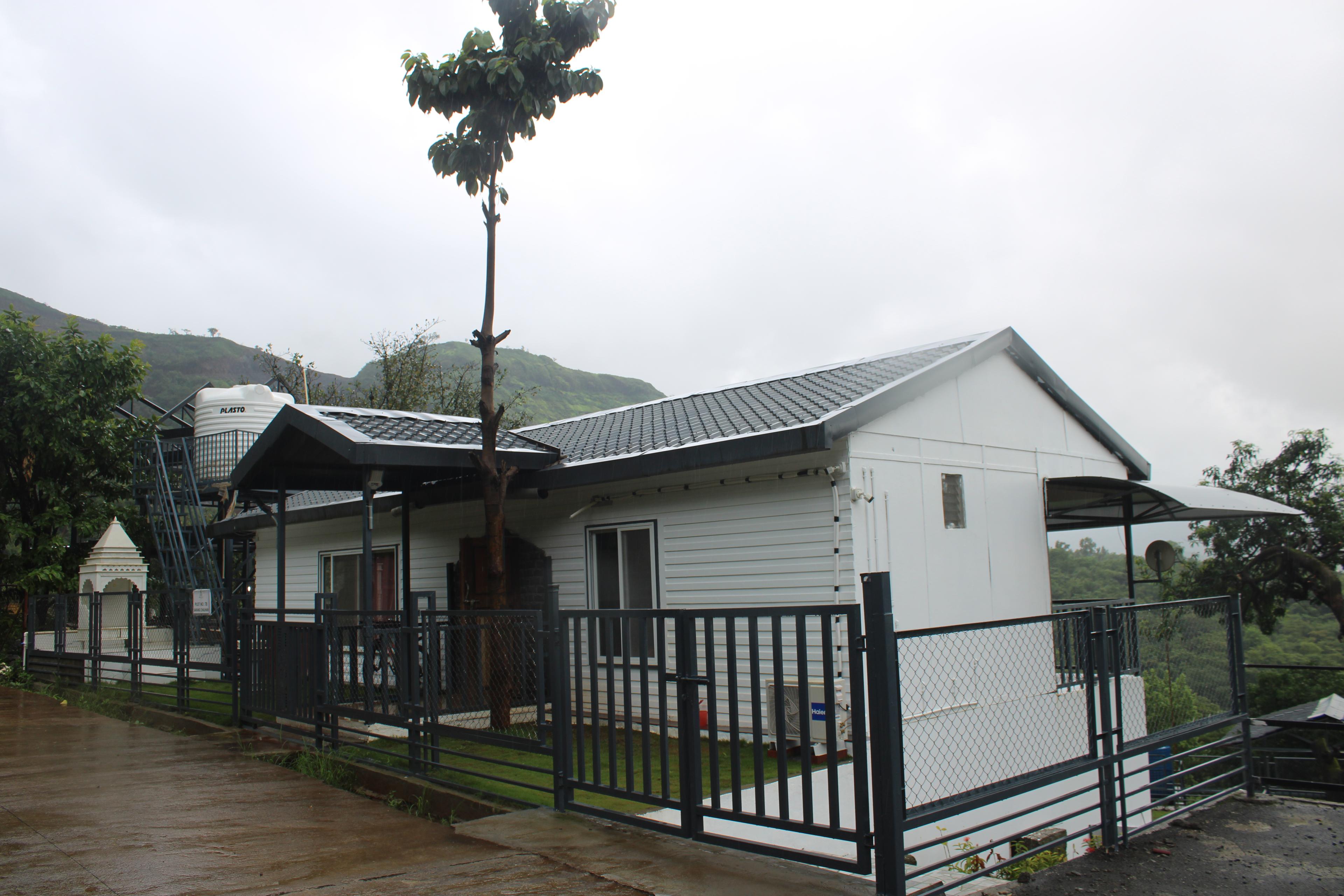 IRIS Villa exterior